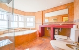 bath in suite 2